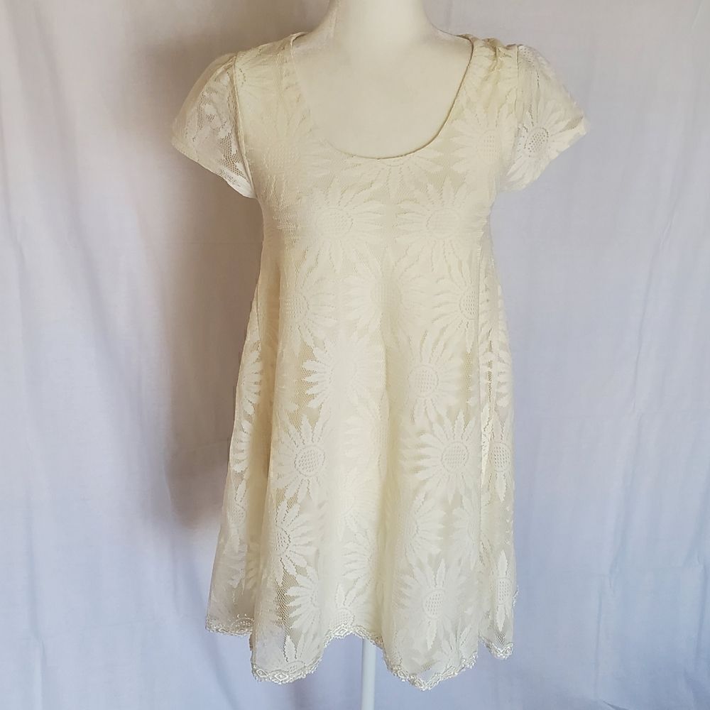 Kimchi Blue babydoll sunflower daisy lace dress Small